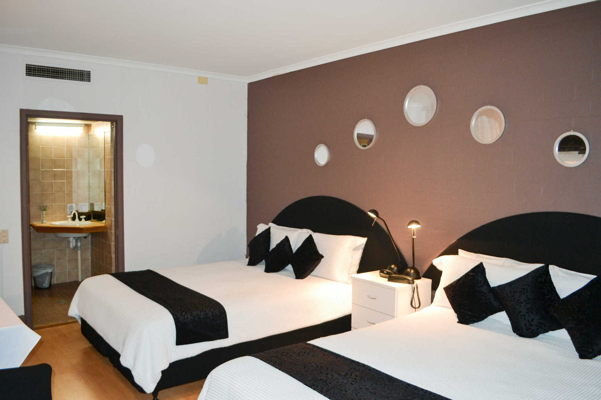 Capital Airport Motel Queanbeyan Quarto foto